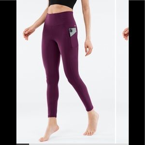 Fabletics Oasis High Waisted Pocket 7/8 Leggings